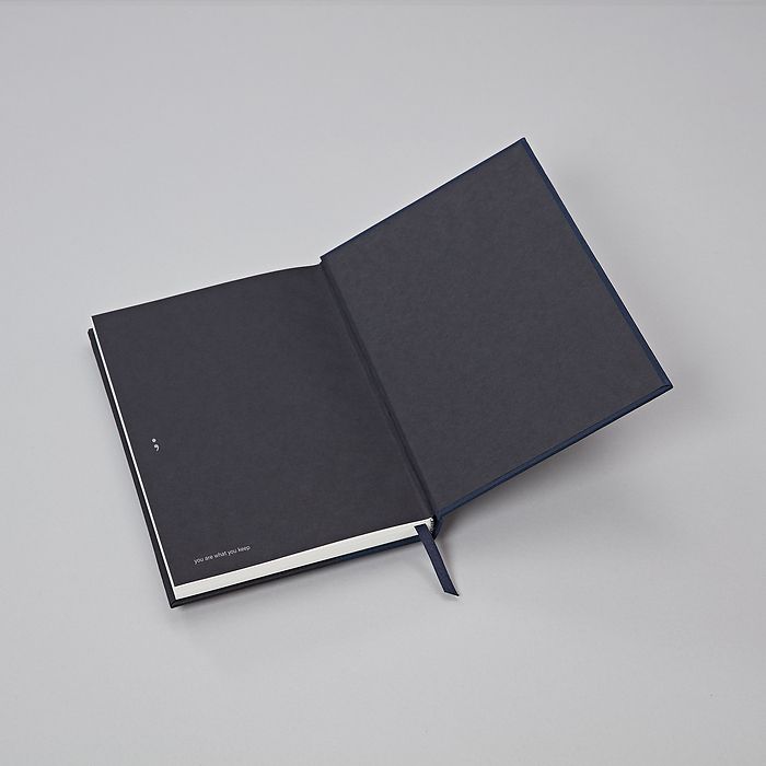 NA Notebook (A5) Midnight, linen-paper, 172 p., 100g/m2, Dotted